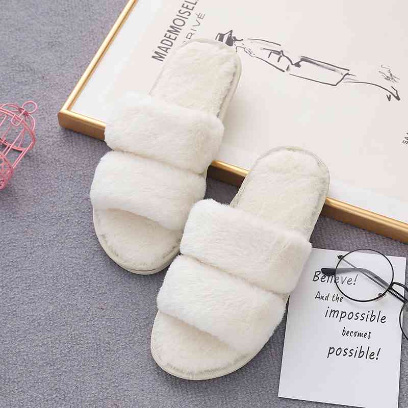 Pantuflas de piel sintética con doble tira