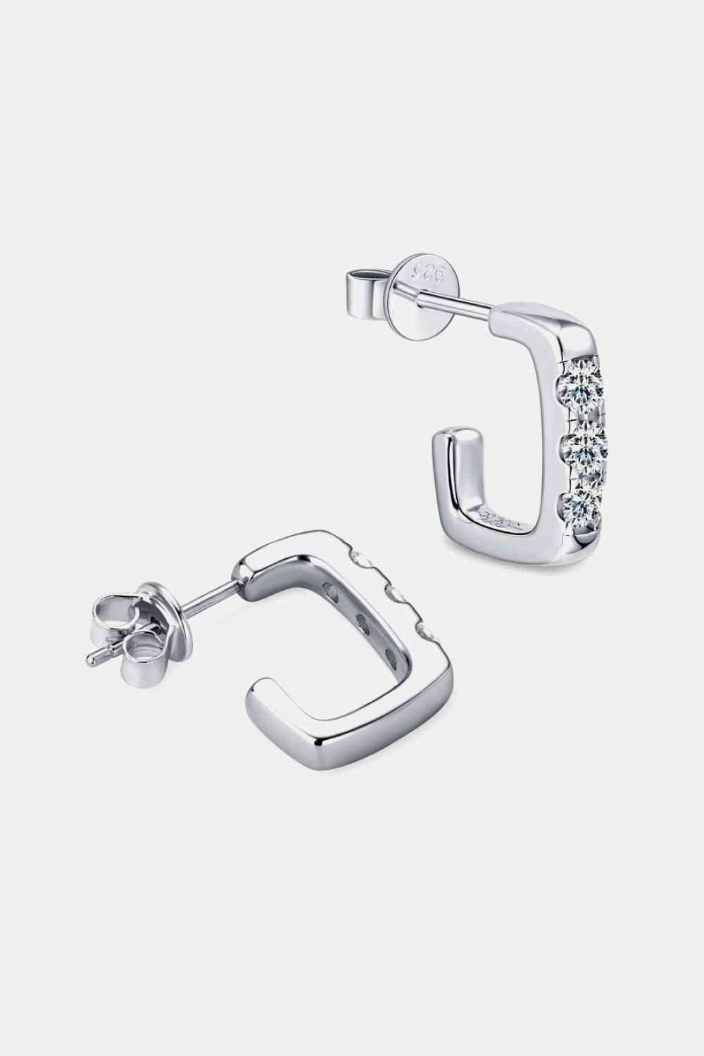 Pendientes geométricos Huggie de plata de ley 925 con moissanita