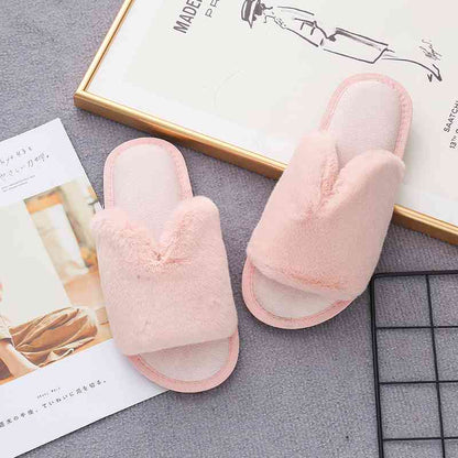 Pantuflas de piel sintética con punta abierta