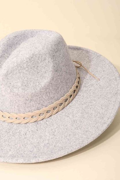 Fedora con correas trenzadas tejidas Fame